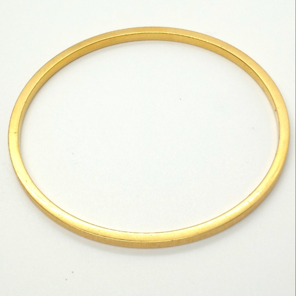 Monet Goldtone Bracelet Signed Monet 2.5 inches across.